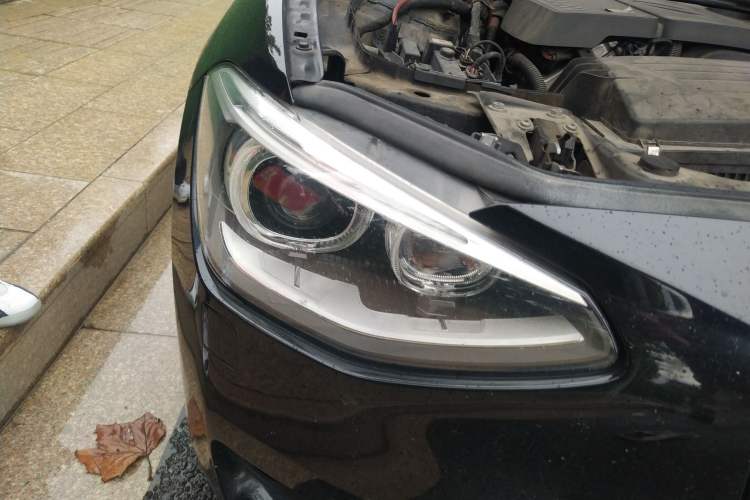 Used BMW 1 Series 2013 Facelifted 118i Leading Edition Right Front Headlight