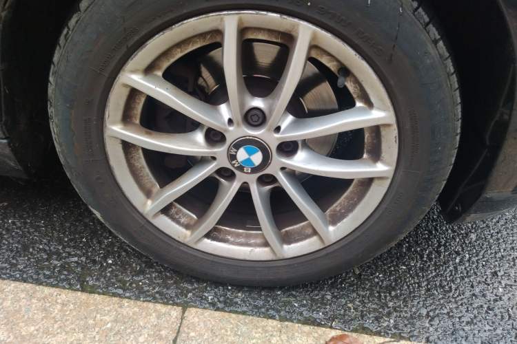Used BMW 1 Series 2013 Facelifted 118i Leading Edition Right Front Wheel Hub