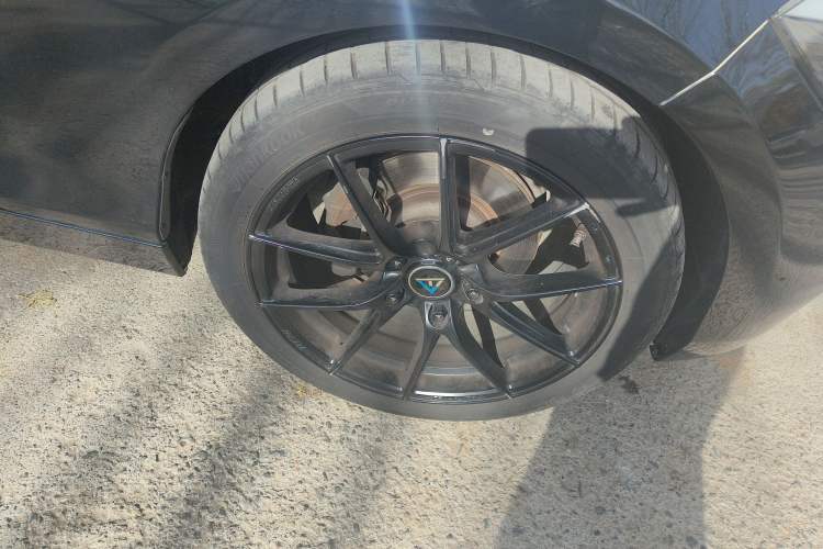 Used BMW 1 Series 2013 Facelifted 118i Leading Edition Right Front Wheel Hub
