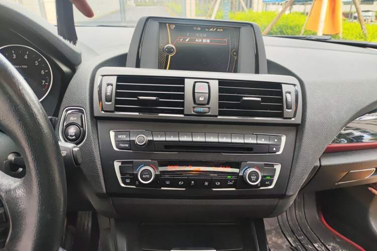 Used BMW 1 Series 2013 Revised 118i Sport Edition Audio And AC Panel