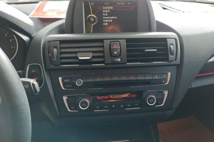 Used BMW 1 Series 2013 Revised 118i Sport Edition Audio And AC Panel