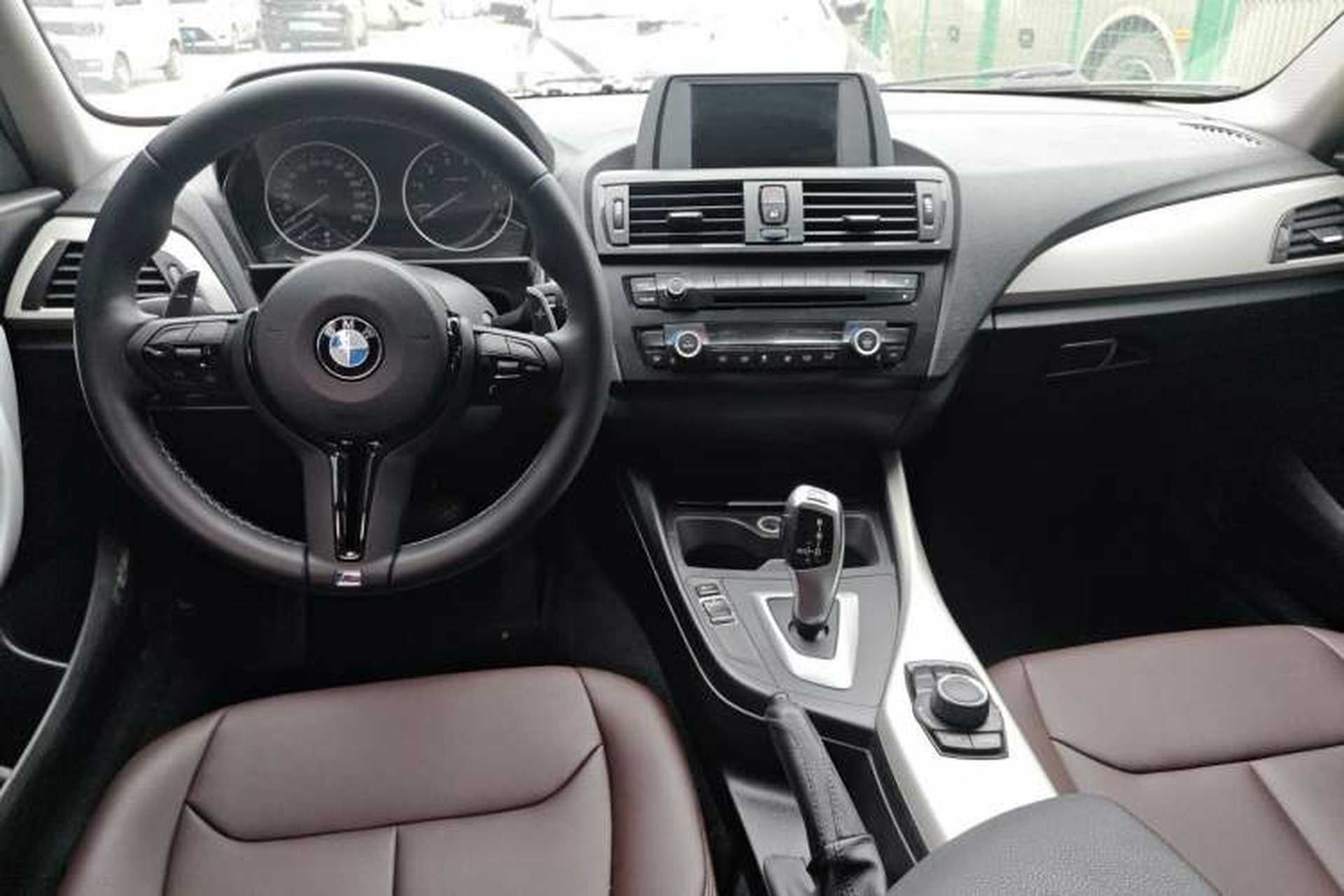 Used BMW 1 Series 2013 Facelifted 118i Leading Edition Center Console