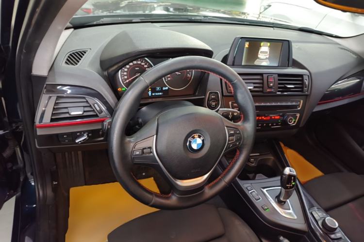 Used BMW 1 Series 2013 Revised 118i Sport Edition Center Console