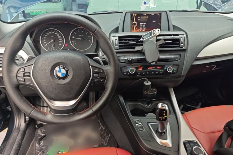Used BMW 1 Series 2013 Facelifted 118i Leading Edition Center Console