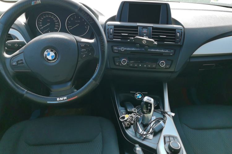 Used BMW 1 Series 2013 Facelifted 118i Leading Edition Center Console