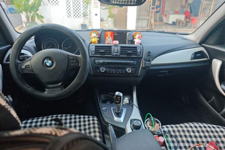 Used BMW 1 Series 2013 Facelifted 118i Leading Edition Center Console