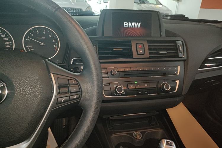 Used BMW 1 Series 2013 Revised 116i Urban Edition Center Console