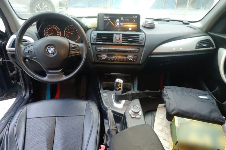 Used BMW 1 Series 2013 Facelifted 118i Leading Edition Center Console