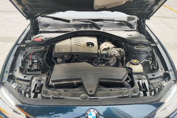 Used BMW 1 Series 2013 Revised 118i Sport Edition Engine Bay