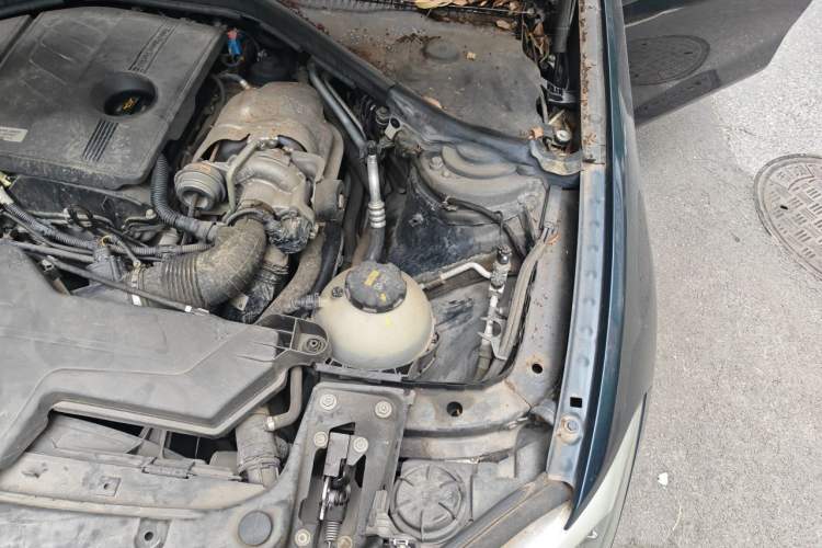 Used BMW 1 Series 2013 Revised 116i Leading Edition Engine Bay Left