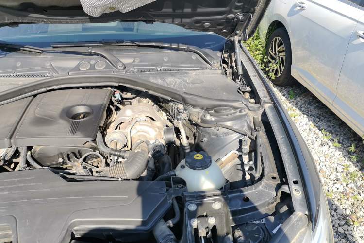 Used BMW 1 Series 2013 Facelifted 118i Leading Edition Engine Bay Left