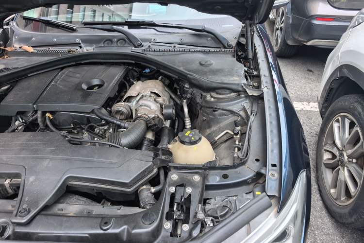 Used BMW 1 Series 2013 Revised 116i Leading Edition Engine Bay Left