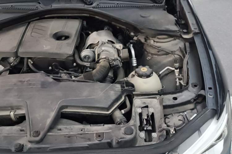 Used BMW 1 Series 2013 Revised 116i Leading Edition Engine Bay Left