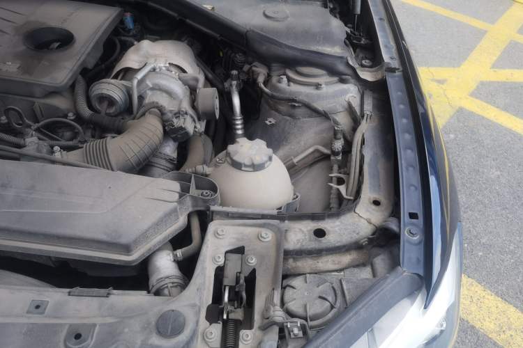 Used BMW 1 Series 2013 Revised 116i Leading Edition Engine Bay Left