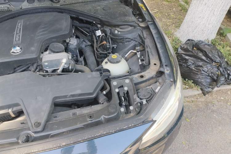 Used BMW 1 Series 2013 Revised 125i Sport Edition Engine Bay Left