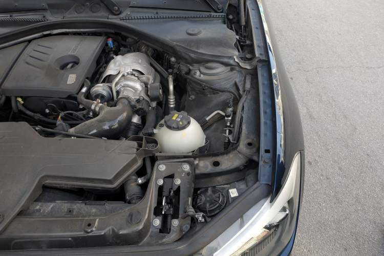 Used BMW 1 Series 2013 Revised 116i Leading Edition Engine Bay Left
