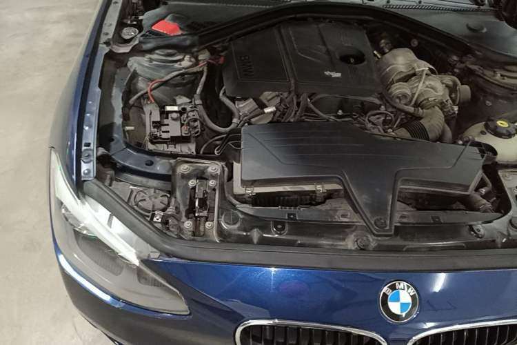 Used BMW 1 Series 2013 Revised 116i Leading Edition Engine Bay Right