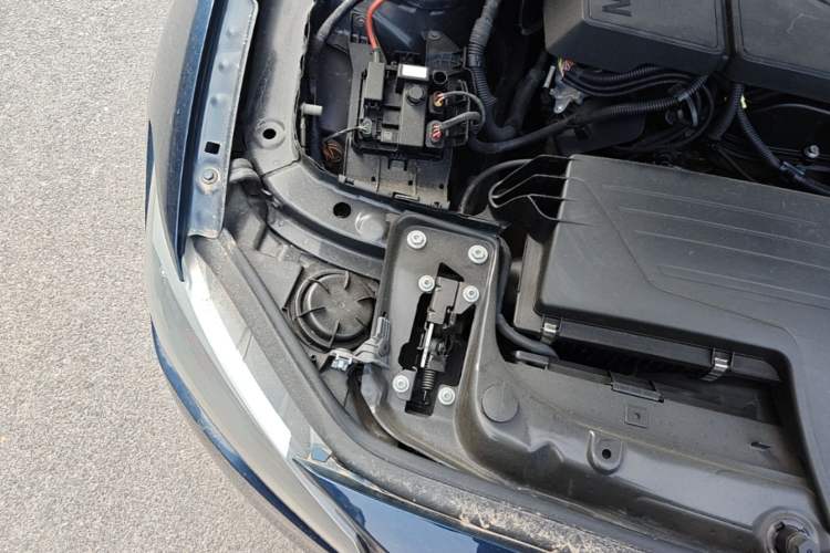 Used BMW 1 Series 2013 Revised 116i Leading Edition Engine Bay Right