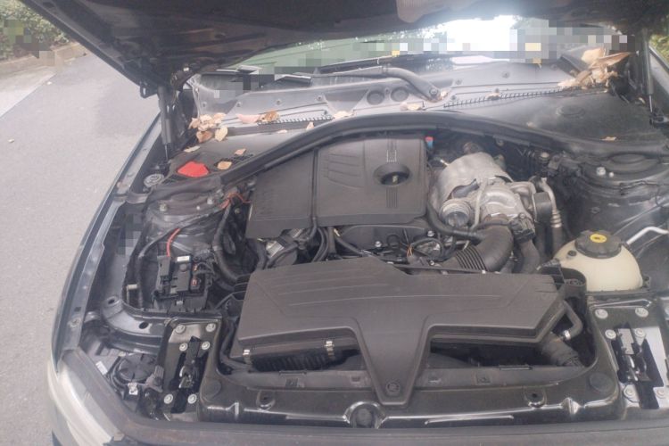 Used BMW 1 Series 2013 Revised 118i Sport Edition Engine Bay Right