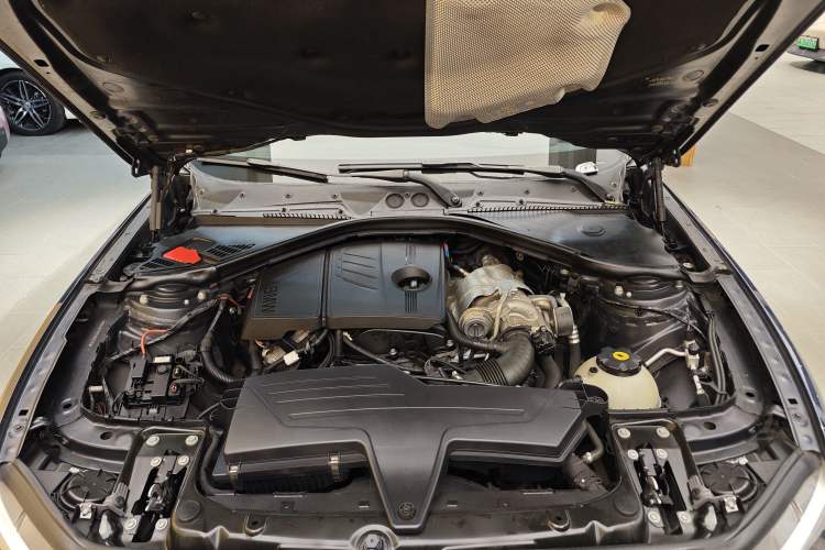 Used BMW 1 Series 2013 Revised 116i Leading Edition Engine Bay
