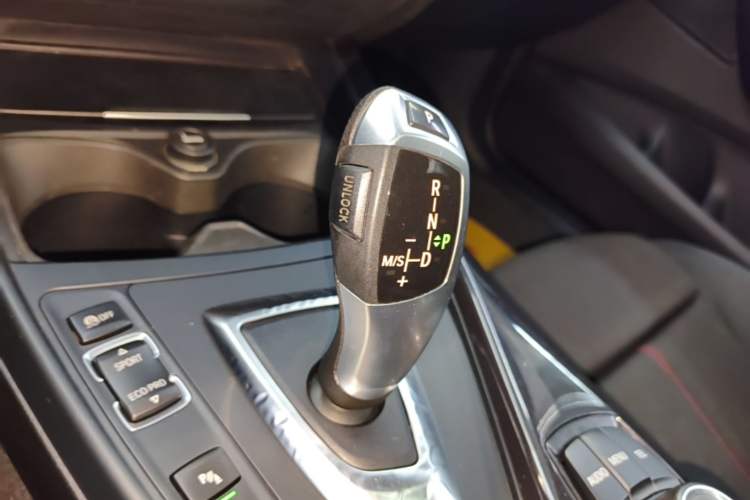 Used BMW 1 Series 2013 Revised 118i Sport Edition Gear Lever