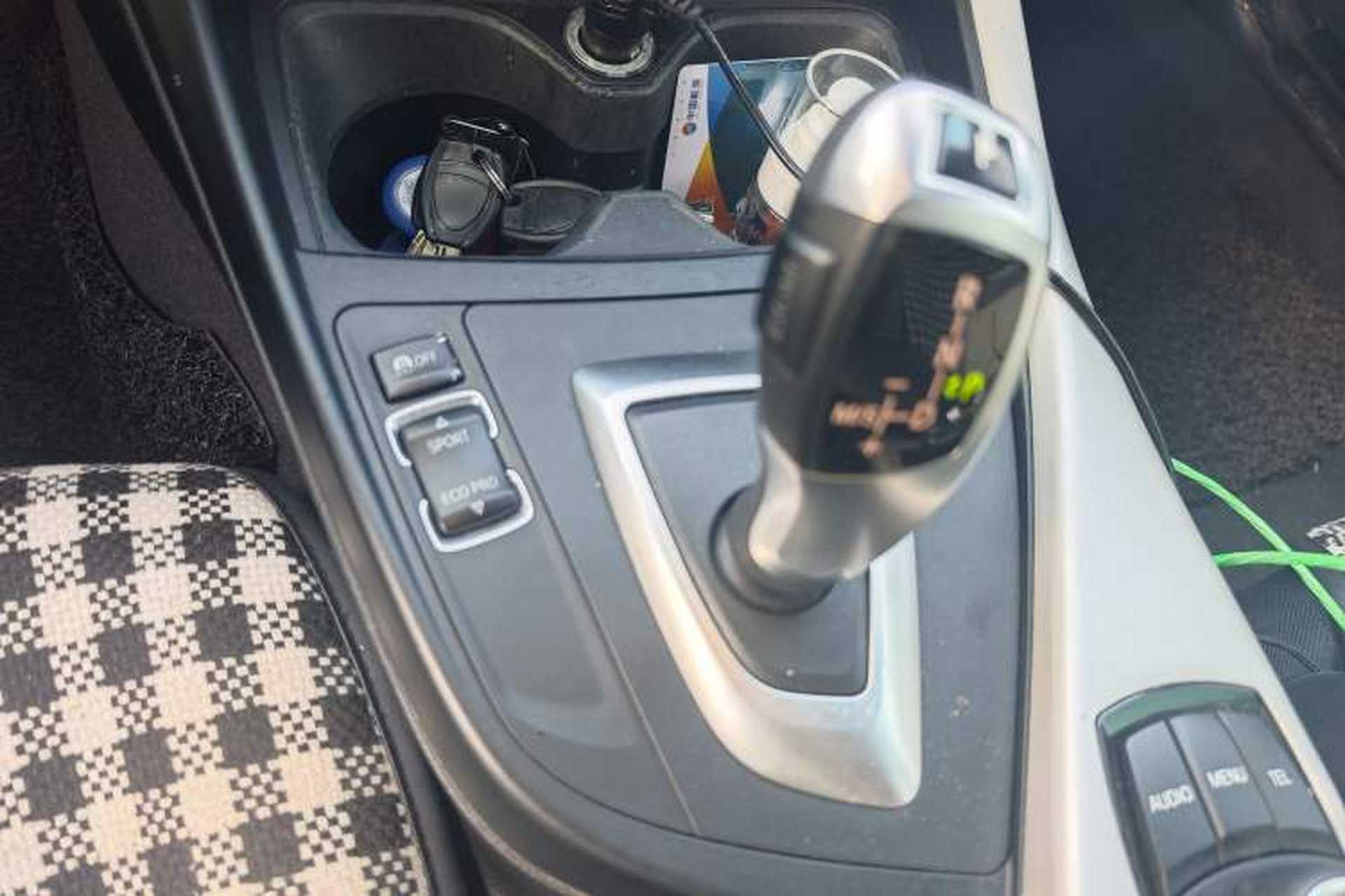 Used BMW 1 Series 2013 Facelifted 118i Leading Edition Gear Lever