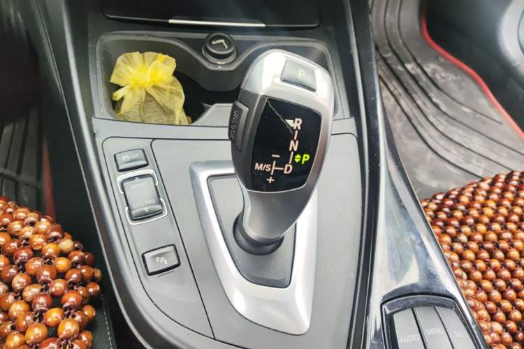 Used BMW 1 Series 2013 Revised 118i Sport Edition Gear Lever