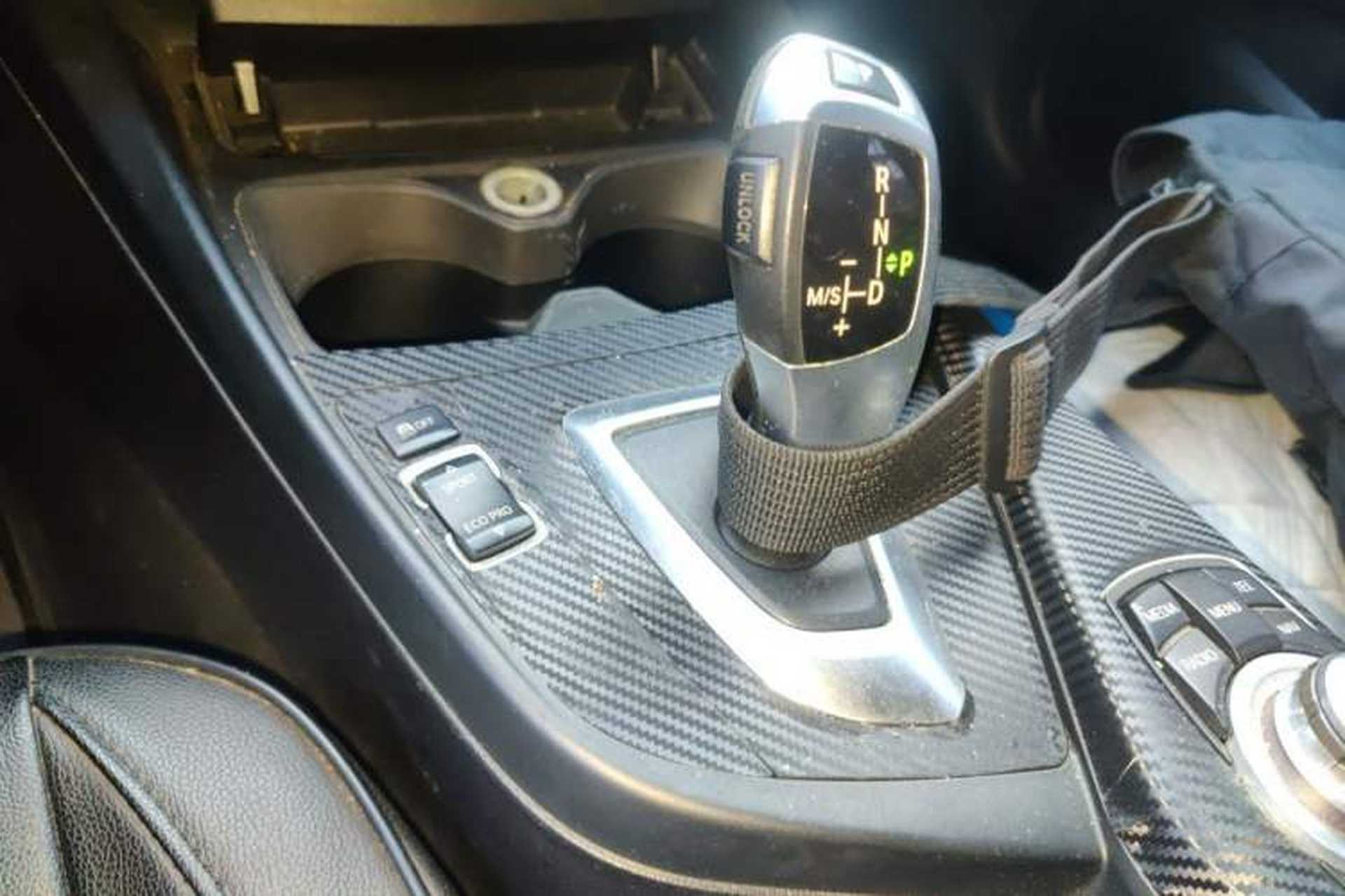 Used BMW 1 Series 2013 Facelifted 118i Leading Edition Gear Lever