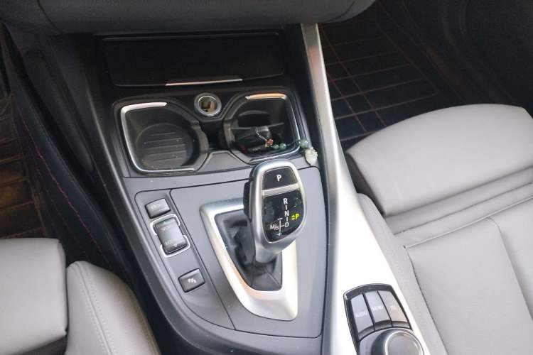 Used BMW 1 Series 2013 Revised 125i Sport Edition Gear Lever