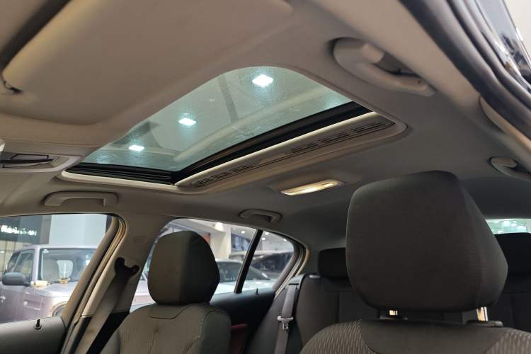 Used BMW 1 Series 2013 Revised 116i Leading Edition Interior 1