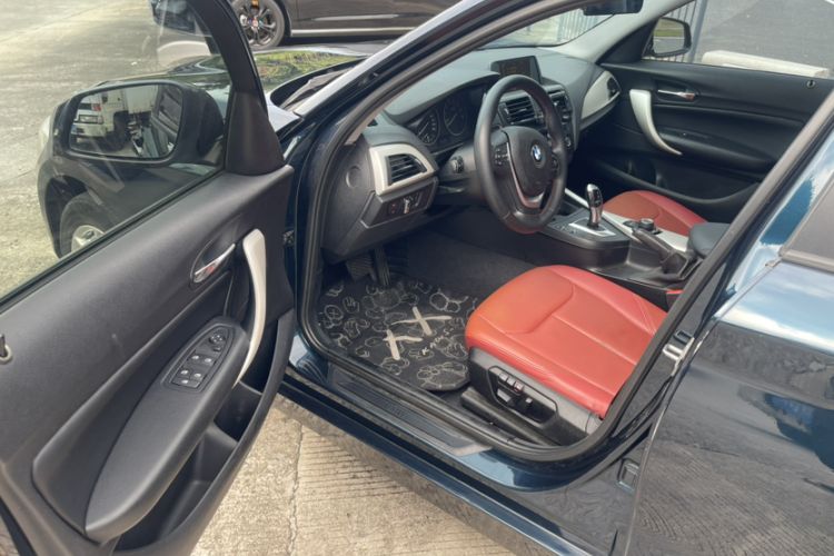 Used BMW 1 Series 2013 Facelifted 118i Leading Edition Interior 2