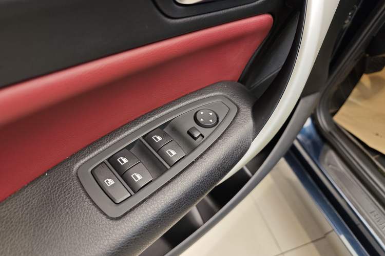 Used BMW 1 Series 2013 Revised 116i Leading Edition Interior 4