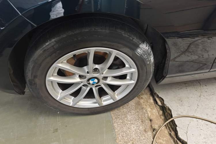 Used BMW 1 Series 2013 Facelifted 118i Leading Edition Left Front Wheel Hub