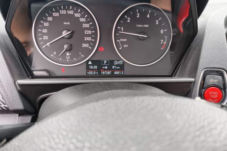 Used BMW 1 Series 2013 Facelifted 118i Leading Edition Odometer Close Up