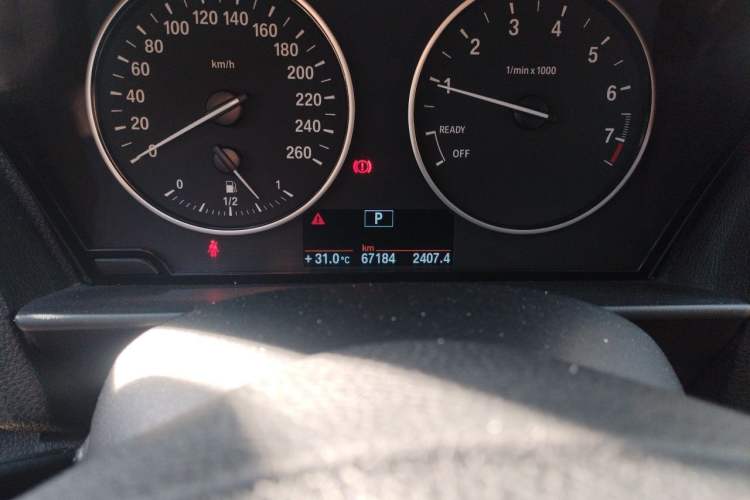 Used BMW 1 Series 2013 Facelifted 118i Leading Edition Odometer Close Up