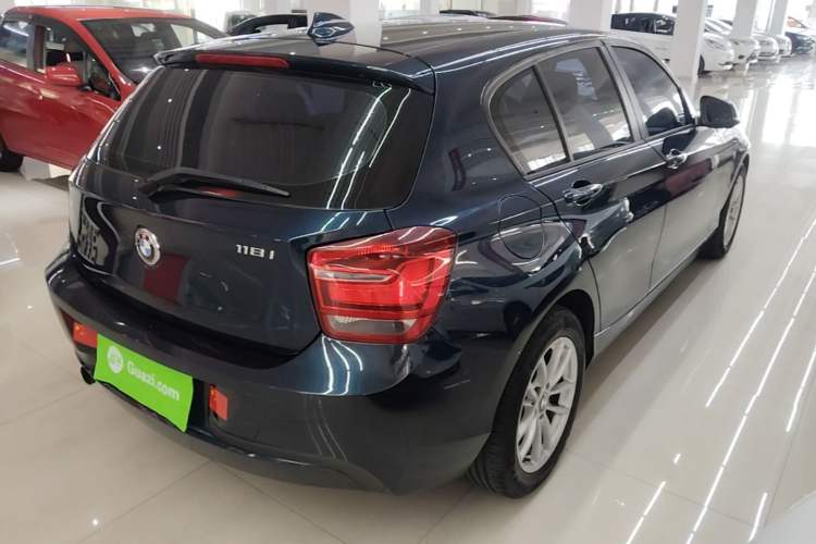 Used BMW 1 Series 2013 Facelifted 118i Leading Edition Rear Right 45 Deg