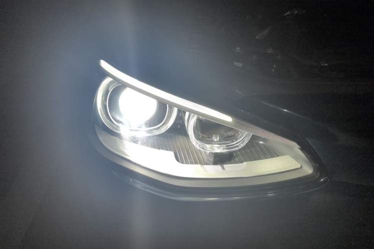 Used BMW 1 Series 2013 Revised 116i Leading Edition Right Front Headlight
