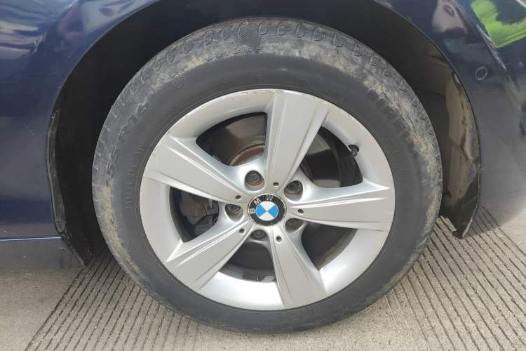 Used BMW 1 Series 2013 Revised 118i Sport Edition Right Front Wheel Hub