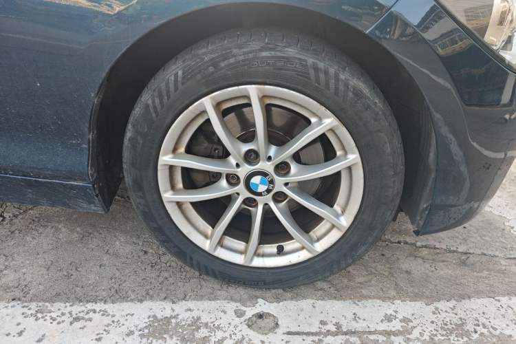 Used BMW 1 Series 2013 Facelifted 118i Leading Edition Right Front Wheel Hub