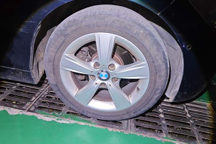Used BMW 1 Series 2013 Revised 118i Sport Edition Right Front Wheel Hub