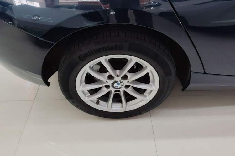 Used BMW 1 Series 2013 Facelifted 118i Leading Edition Right Rear Wheel Hub