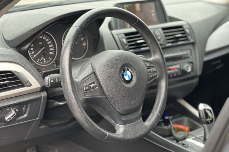 Used BMW 1 Series 2013 Facelifted 118i Leading Edition Interior 4