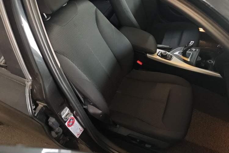 Used BMW 1 Series 2013 Facelifted 118i Leading Edition Right Front Seat