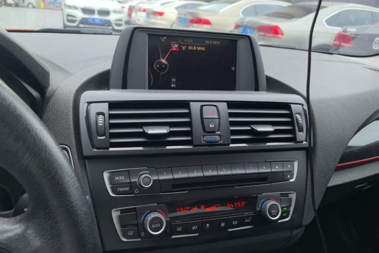 Used BMW 1 Series 2013 Revised 118i Sport Edition Audio And AC Panel