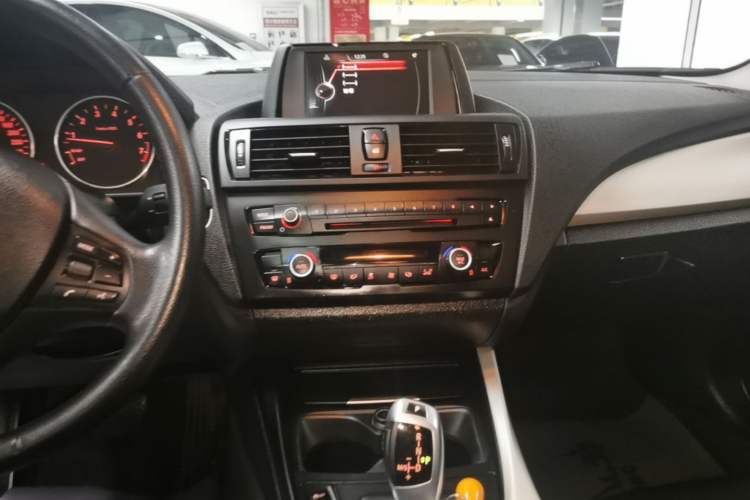 Used BMW 1 Series 2013 Facelifted 118i Leading Edition Audio And AC Panel