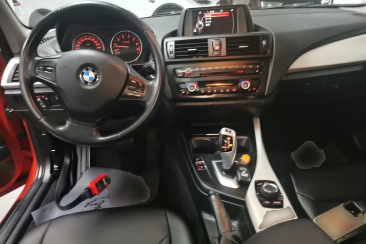 Used BMW 1 Series 2013 Facelifted 118i Leading Edition Center Console