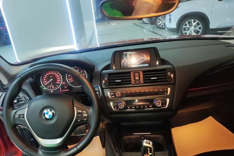 Used BMW 1 Series 2013 Revised 118i Sport Edition Center Console