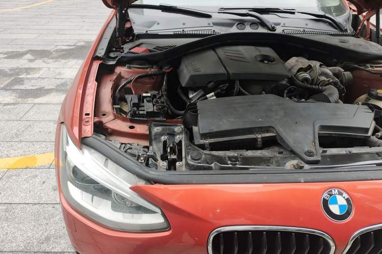 Used BMW 1 Series 2013 Revised 118i Sport Edition Engine Bay Right