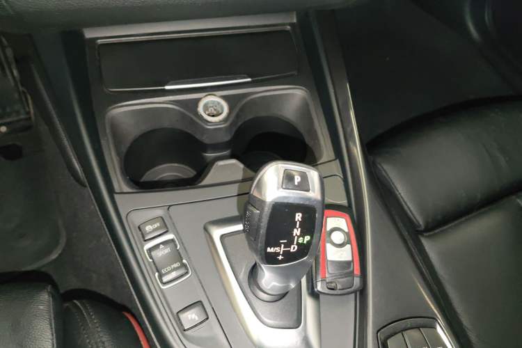 Used BMW 1 Series 2013 Revised 118i Sport Edition Gear Lever