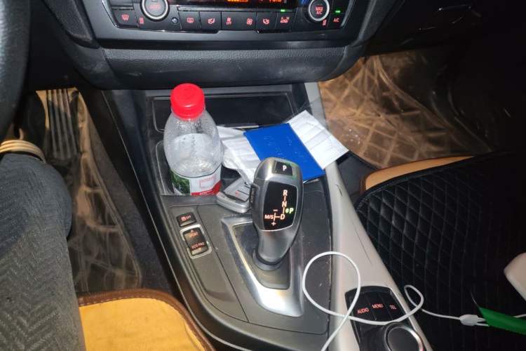 Used BMW 1 Series 2013 Facelifted 118i Leading Edition Gear Lever